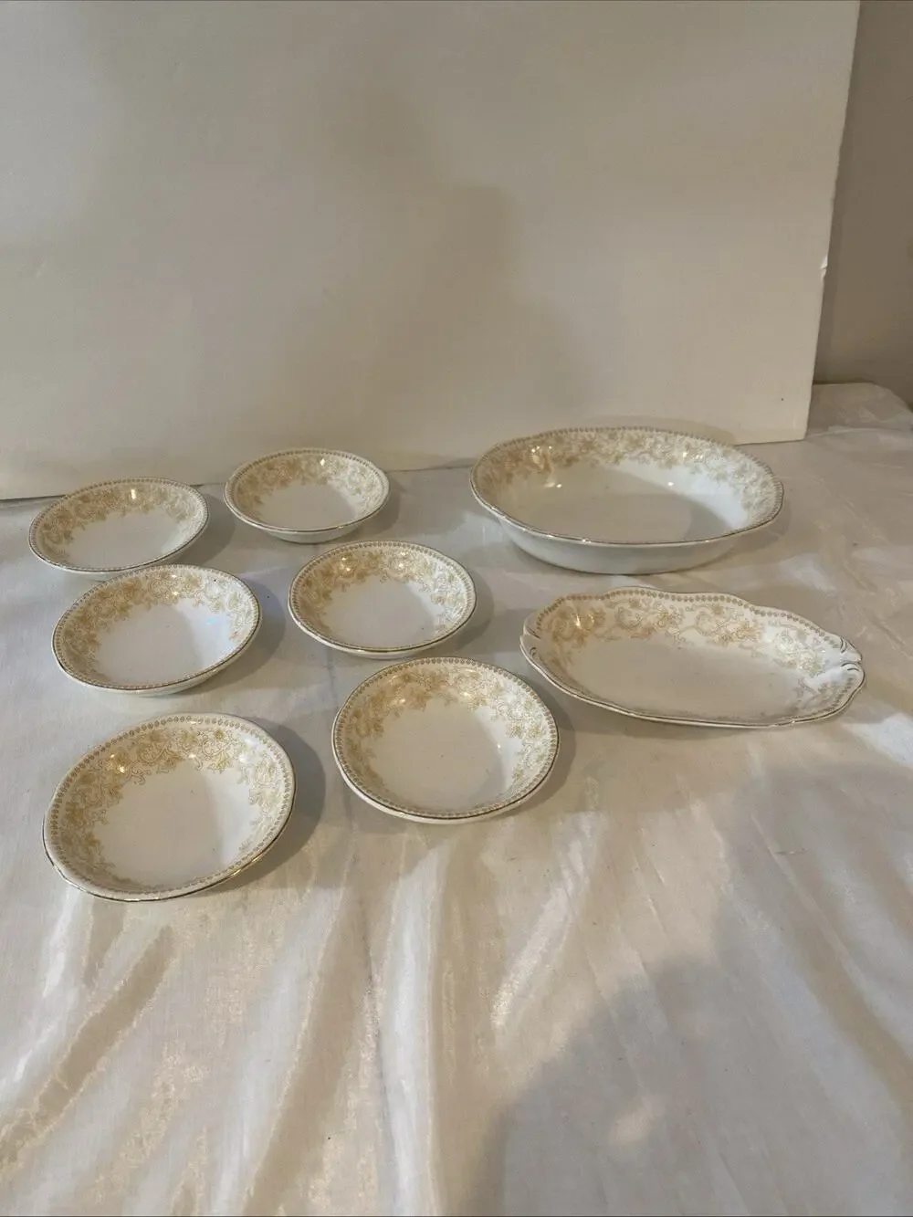 8 pieces John Maddock & Sons Royal Vitreous WALDORF soup bowls, serving dishes